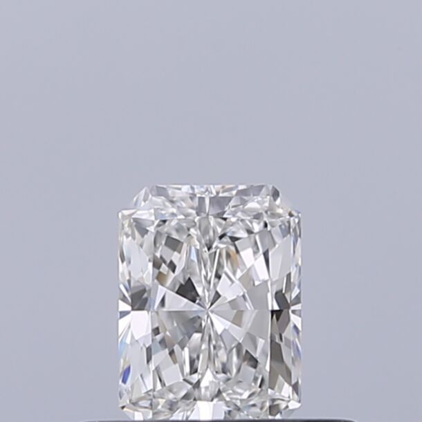 0.32 Karat Natürlicher Diamant Im Radiantschliff, Farbe E, Reinheit IF