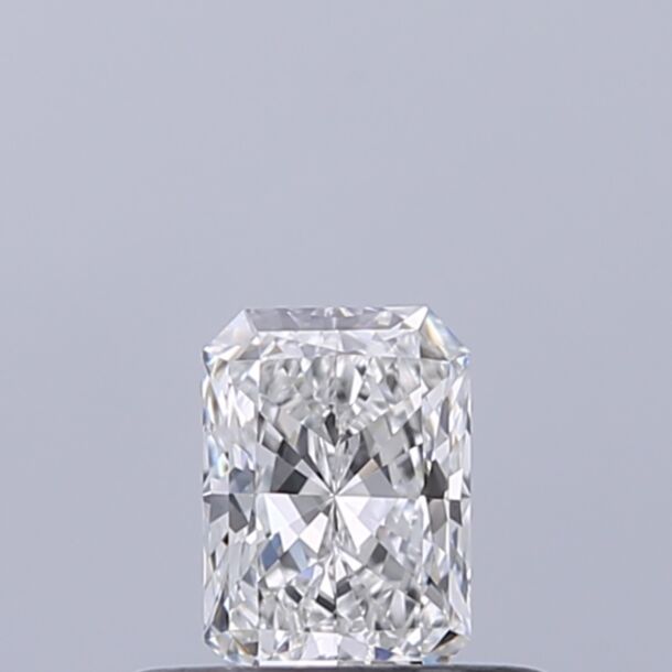 0.31 Karat Natürlicher Diamant Im Radiantschliff, Farbe E, Reinheit IF