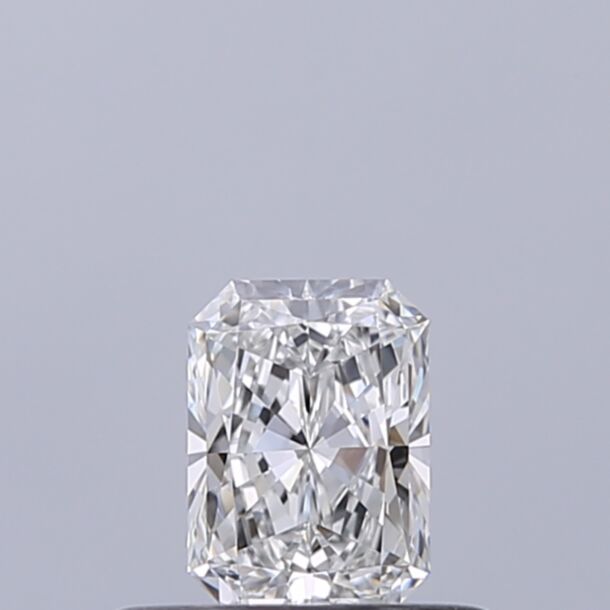 0.32 Carat Natural Diamond, Radiant Cut, Color E, Clarity IF 0.32 Carat Natural Diamond, Radiant Cut, Color E, Clarity IF